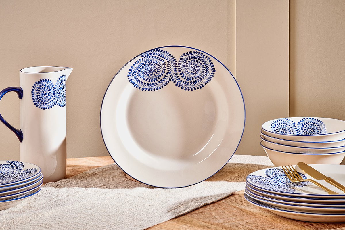 Indigo blue clearance dinnerware