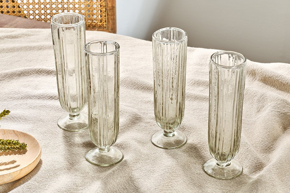 http://www.nkuku.com/cdn/shop/products/nkuku-sigiri-champagne-glass-clear-set-of-4-5055672419914-32986606796976_1200x1200.jpg?v=1679497812