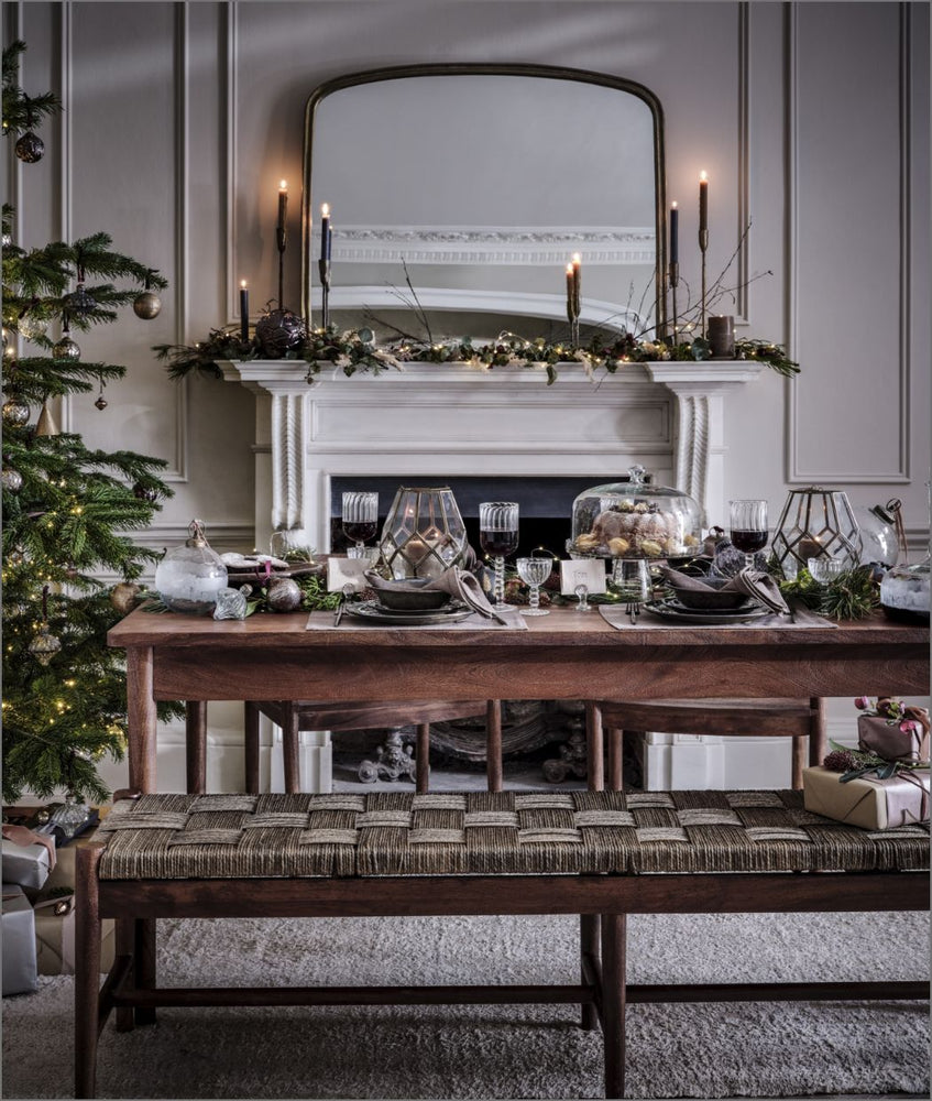 How to Style Your Christmas Table