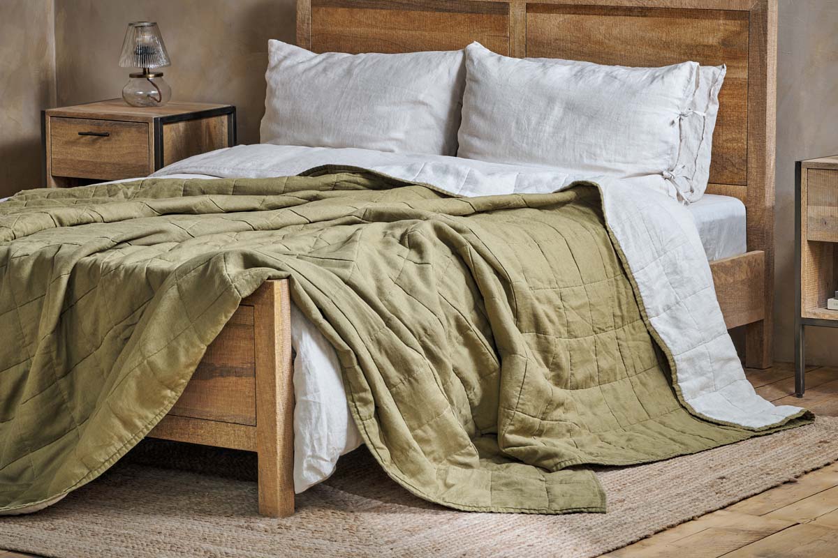 Amar Linen Bed Quilt - Olive