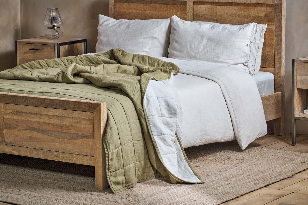 Amar Linen Bed Quilt - Olive