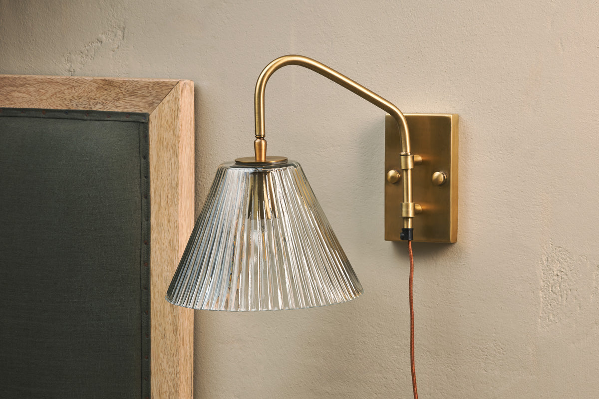 Akoli Glass Wall Lamp - Clear & Antique Brass-nkuku