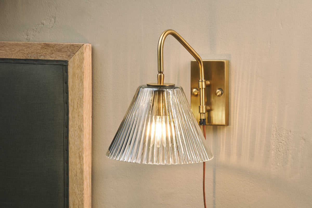 Akoli Glass Wall Lamp - Clear & Antique Brass-nkuku