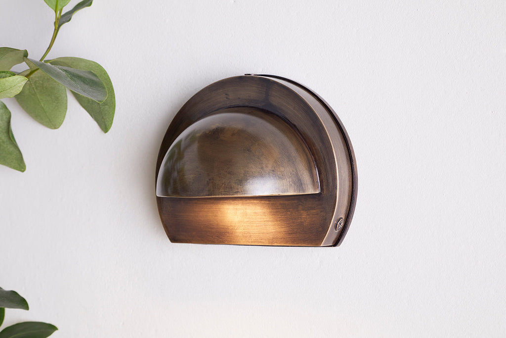 Datu Outdoor Wall Lamp - Antique Brass-nkuku