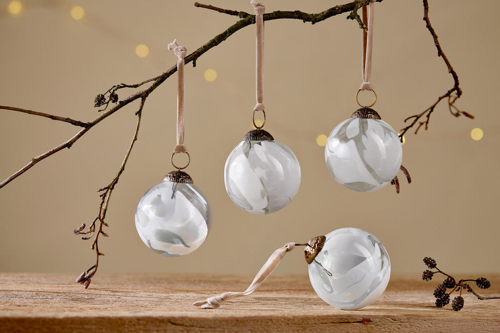 Lohara Baubles - White (Set of 4)-nkuku