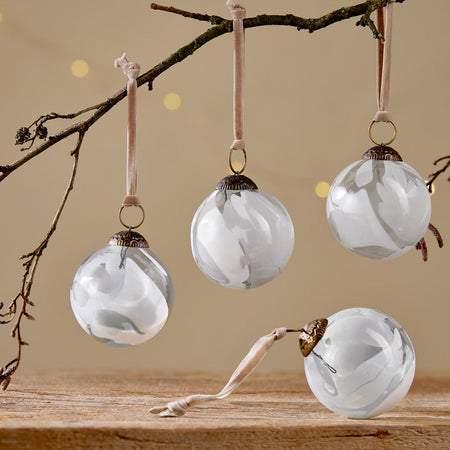 Lohara Baubles - White (Set of 4)-nkuku