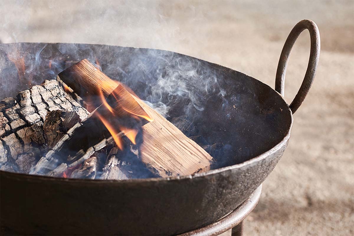 Reclaimed Iron Kadai With Grill - Small-nkuku