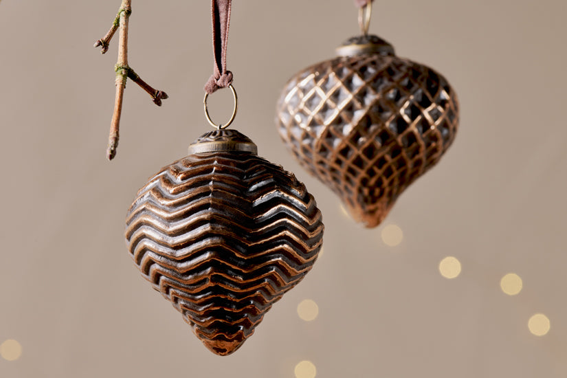 Varu Baubles - Black & Gold - (Set of 4)