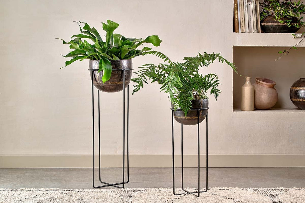 Endo Reclaimed Iron Planter Stand-nkuku